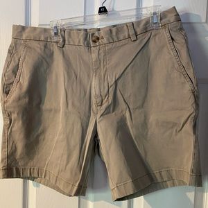 Men’s Vineyard Vines Size 36 Khaki Shorts 6” inseam